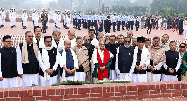 বঙ্গবন্ধুর প্রতি প্রধানমন্ত্রী ও মন্ত্রিসভার নতুন সদস্যদের শ্রদ্ধা। ছবি: বাসস 